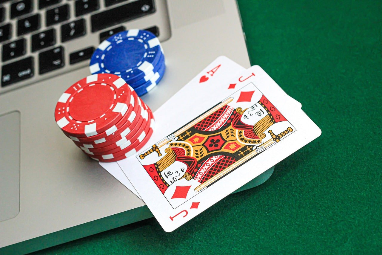 Myan8 Sportsbook APP တွင် ဘောလုံးလောင်းကစား Odds စစ်ဆေးနေသော Myanmar ကစားသမား